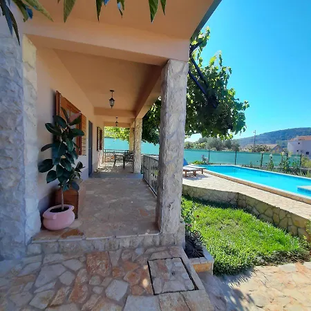 Kuca Za Odmor Bozena Ferienhaus Vrsine